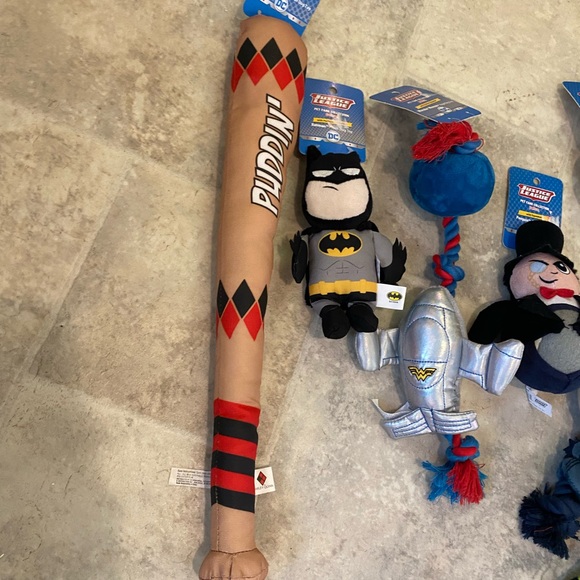DOG TOYS SET OF 7 NWT PET CO TOYS JUSTICE LEAGUE DC COMICS TOYS FOR DOG GIFT - Picture 8 of 9